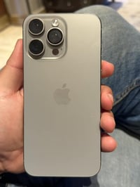 ايفون ١٥ بروماكس • ٢٥٦ • نقطة بالشاشة