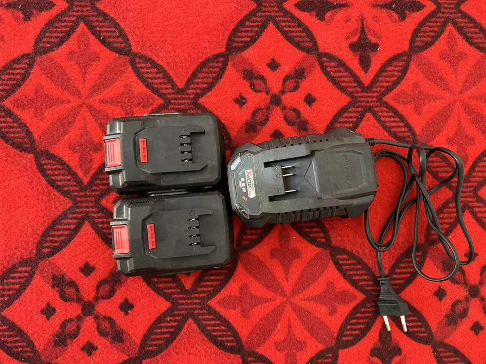 بطاريات  عدد2 +شاحنه  سريعه
سعرهن 60 واصل


**إذا كنت صاحب هذا الإعلان وتريد حذفه لأي سبب، رجاءا أرسل رسالة إلى الدعم الفني**