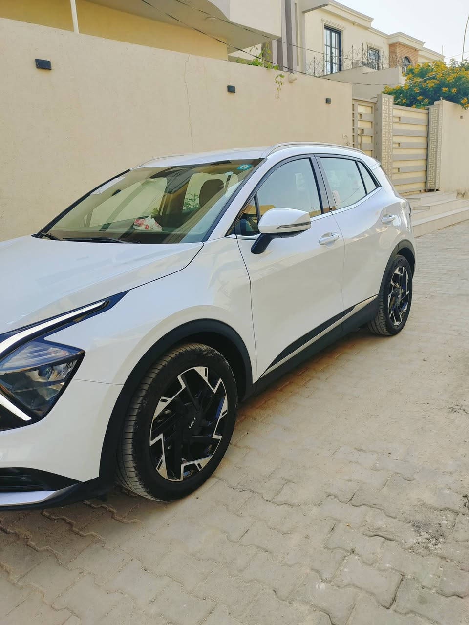 سلام عليكم سبورتج خليجي كفاله عامه ماشيه 11 الف موديل 2025 رقم بغداد فول مواصفات من عدا البانوراما بيع او مراوس ب K5  موديل 25. او26 للاستفسار 
***********
