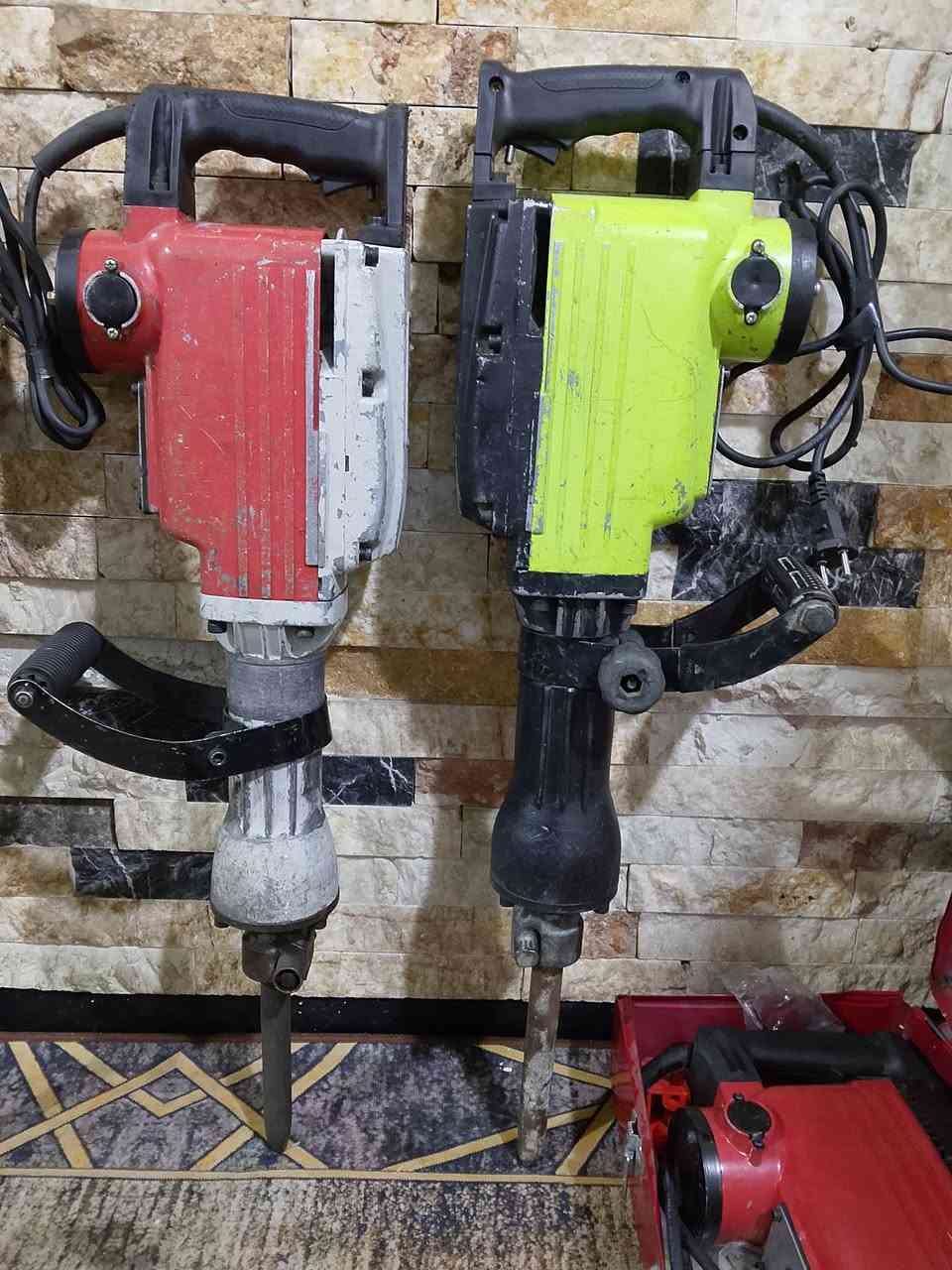 كسارات جك همر حجم كبير شغلات وقويات وشرط تفحص قبل الإستلام 
يوجد توصيل لكفافه محافظات العراق وبغداد 5 آلاف 
الاسعار والتفاصيل مذكوره داخل الصور 
*********** 
يوجد واتساب
