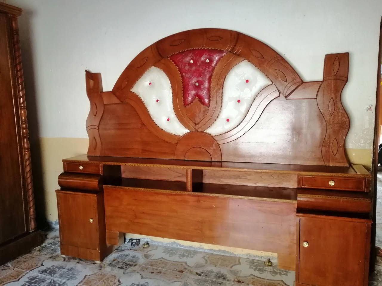 غرفه تسكام للبيع السعر 550 الاتصال على الرقم ***********
