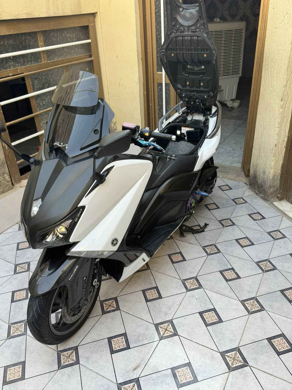 السلام عليكم تيماكس للبيع مديل 2014 دراجه كفاله عامه
بيه تزويد 
كلجات مالوسي 
ستيرن
يدات بريك 
طلاعات
بيه كربون فايبر الياف اصلي
اقباقه عمبار 
صالنصه كاربون رياضي اصليه 
بعد بيه تزويد خير من الله ماذاكرت 
(دراجه كفاله عامه مكينته شلعه أو معدل خير من الله)
 ( *********** بي وتساب أو اتصال ) 
   *********** (سعر خاص أو اتصال)
