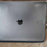 آيباد برو ١٢.٩ • ٢٥٦ • فيس آي دي ما يشتغل