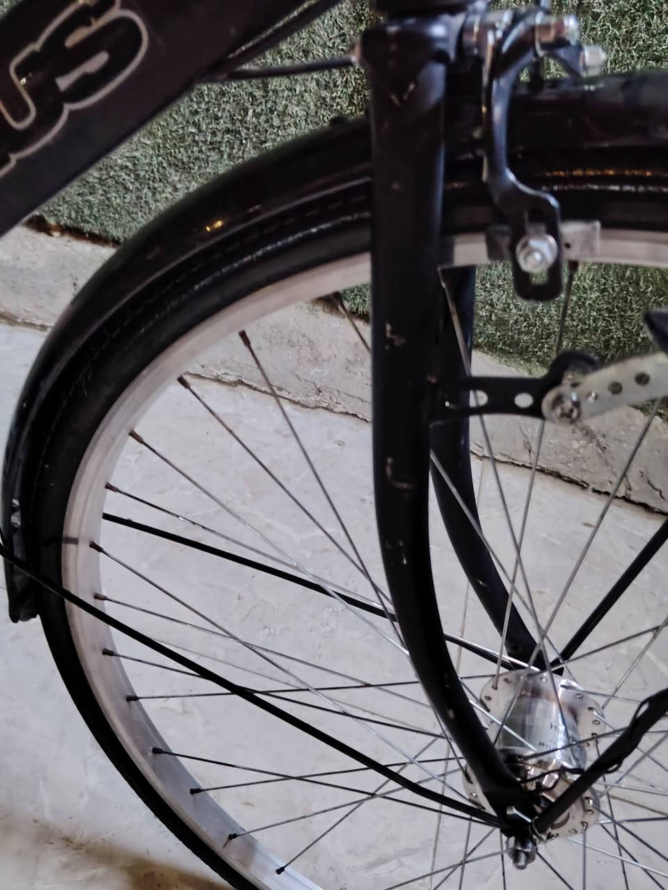 بايسكل للبيع الحجم 27 موديل 2024 السعر 120 وبي مجال ***********

