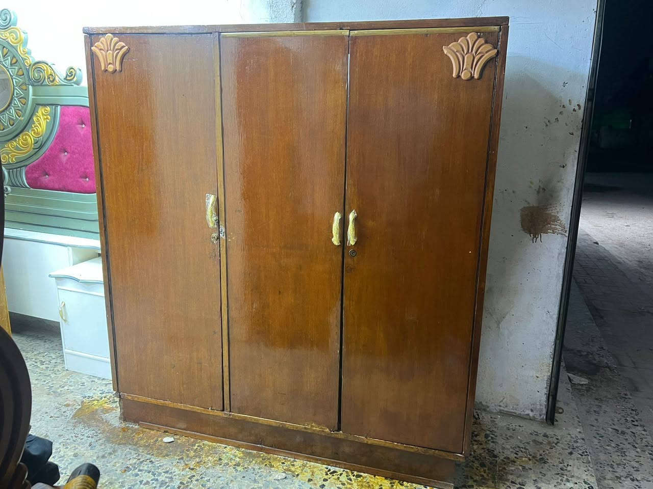 معرض علي كجول كله موجود مسخدم اكو توصيل متواجد وتساب اشتري كافت الخشاب صعدو المنشور ***********
