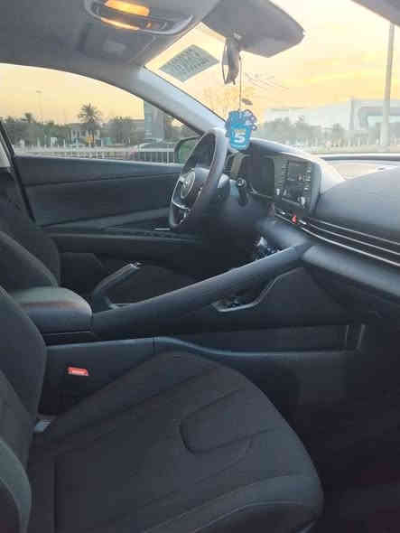 السلام عليكم
للبيع هيونداي النترا 2023 فول ماعدا جلد وفتحة  
مواصفات /
 بصمة تشغيل وابواب ، تشغيل عن بعد 
2023 HYUNDAI ELANTRA, SEL
2.0L, 4 cyl., 147HP
وارد أمريكي ،ثلاث وضعيات قيادة ،شحن لاسلكي
 محرك 2000 دوش ، بصمة تشغيل ، بصمة أبواب ،  اوتو هولد ، نافكيشن ، رادارات خلفية ،رادار امامي ، نقطة عمياء بالمراية ، مثبت سرعة ، نظام تجنب الحوادث مع تحذيرات النقطة العمياء وتحذيرات مغادرة المسار ، كامرة خلفية دواره ، الحادث كما موضح بل الصور ماشية تقريبا 39 الف 
 
اللوحات فحص مؤقت بغداد/بدون رقم
4 قطع صبغ على كدهم 

السعر 132 ورقة 
العنوان بغداد/الرصافه
رقم الهاتف *********** بغداد
