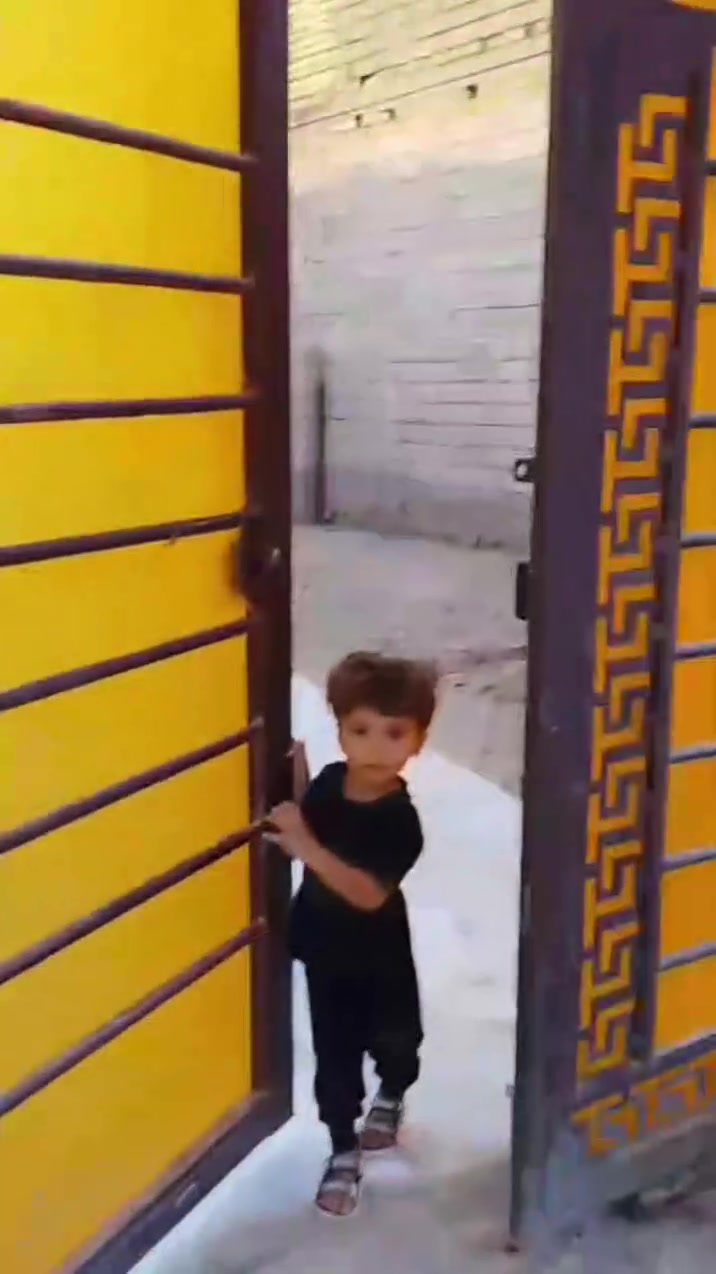 بيت للبيع مساحه ٥٠٠م غرفتين كبار وصاله وديوانيه ومطبخ


**إذا كنت صاحب هذا الإعلان وتريد حذفه لأي سبب، رجاءا أرسل رسالة إلى الدعم الفني**