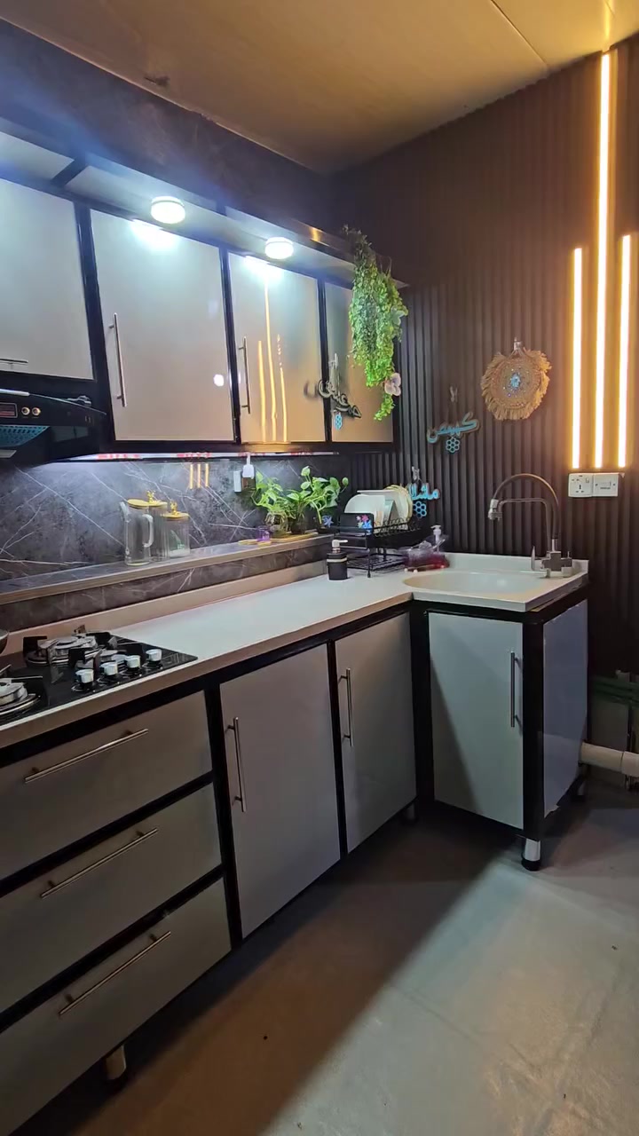 السلام عليكم
كاونتر المنيوم + طباخ + مرشحه قبل شهر ونص اشتريتهن واستعمال كلش قليل جديدات بعدهن تجي بعينك وتشوف نضافتهن مكاني بغداد الدورة 
للاستفسار اكثر على الخاص او الاتصال على الرقم 
*********** متواجد واتس ايضا
