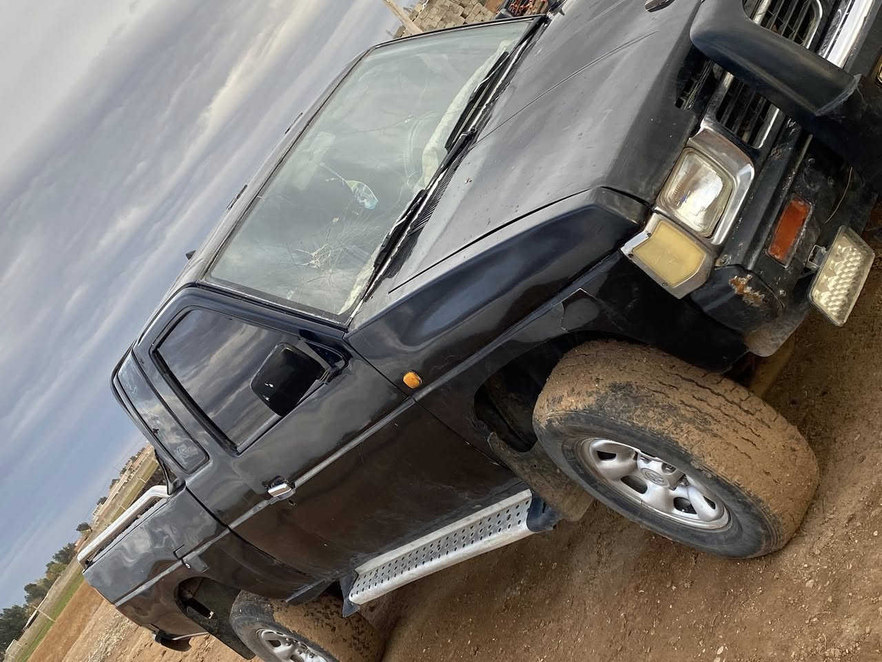 نيسان فور ويل 4x4
مديل 1992
محرك معمر رايمن توه جديد
قير ومحرك الأصلي فور ويل شغال 
طخمه جديد
كهربائيات كله شغاله وجديده
كابريته توه شاده جديده 
تدفيه شغاله 
باتريها جديد 
وسياره نضيفه وجاهازه 
به تصليح بشاصي 
المكان ناحيه ربيعه 
السعر 25 وبيها مجال 
ويرهم مراوس حسب القناعه
السياره به قاصرين يبي له سنتين ويكمل القاصرين

واتساب ***********
رقم الاتصال  ***********
