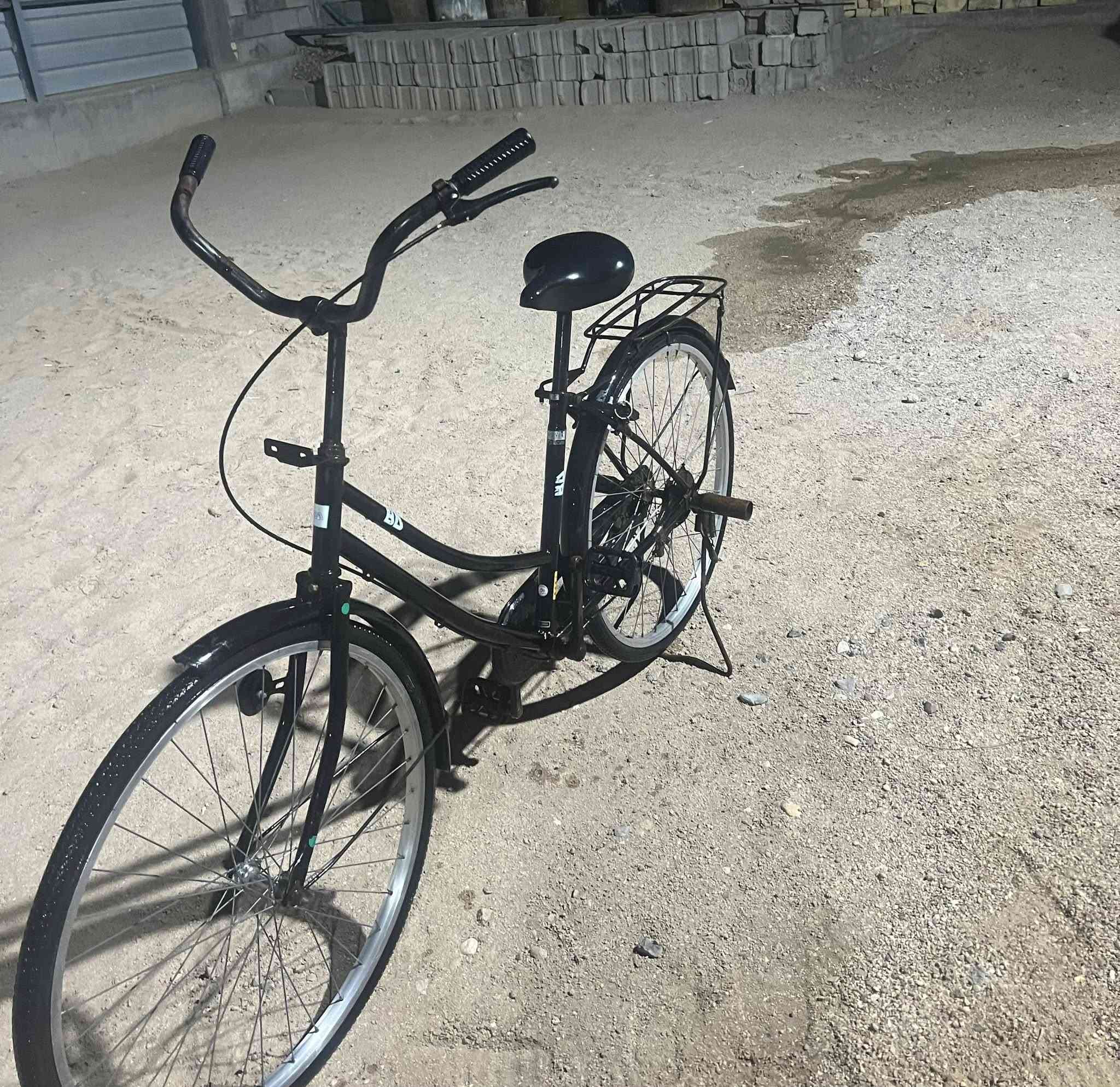 السلام عليكم بايسكل للبيع فقط مكاني شط العرب الجزيرة السعر 90وبي مجال قليل وما اروس ***********
