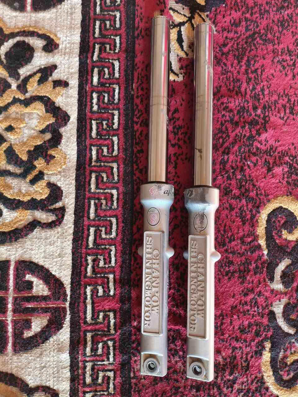 السلام عليكم دبلات ستوته ب 40 ويل وتاير امامي جوبلس 35 يتصل *********** او***********
