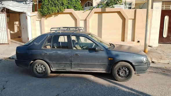 السلام عليكم نيسان صني موديل ٩١فول عادي كابريتا السيارة بسمي انا الشرعي رقم الماني السنوية لي نهاية ٢٨ تسقط بيها معجون بل جاملغ والباب صبغ فقط
السعر ٢٨ وبيها مجال 
***********
