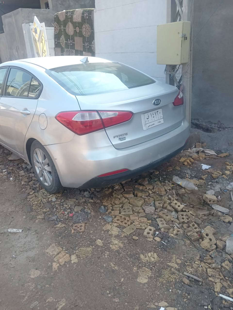 سلام عليكم كيا فورتي موديل 2015 وارد امريكي للبيع تبريد تدفئه شغاله مكينه وكير خير من الله السياره جاهزه من كلشي تحكم ستيرن ماشيه ١١٨ سونرها جديد سياره كلش نضيفه مرتبه الموقع: واسط عزيزيه 
السعر 110 وبيها مجال
***********
