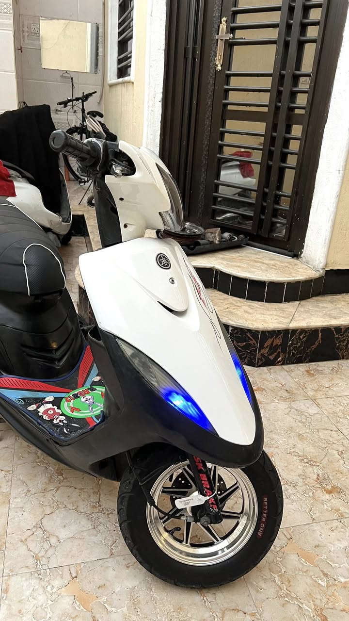 السلام عليكم ماكس عدلة بوشة 49 نضيفه الدراجه كامله مثل ما موضحة بالصور خذيتها حاويه قبل 4 اشهر وغراضها البلاديه موجوده كفرات ويلات فقط عنوان القبلة حي المهندسين سعرها 900 وبيها مجال للشراي فقط ***********
