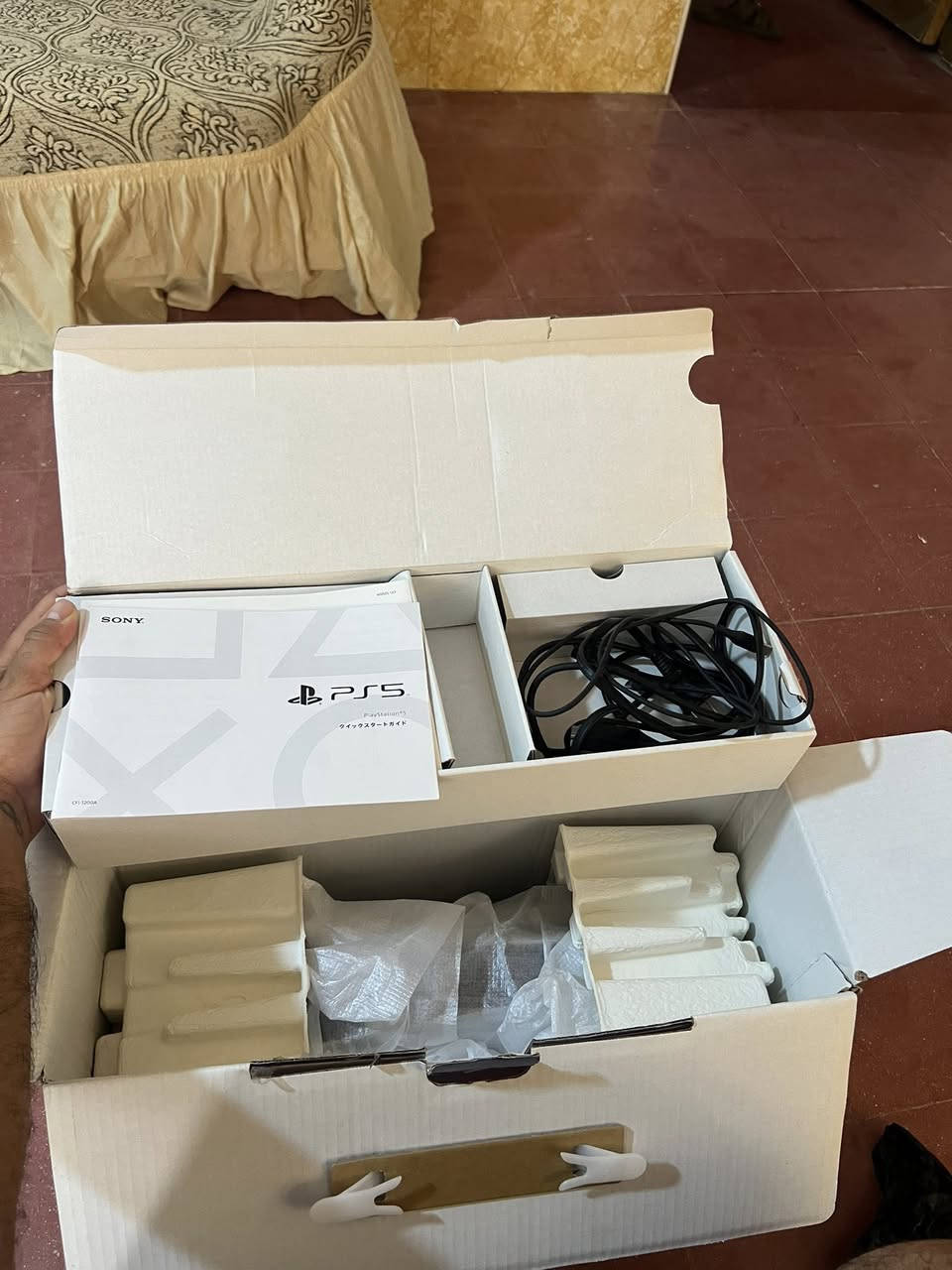 فايف فات نضافة 100% مكفول من كلشي مع 2 جوستيك أصليات شرط نضافة كذلك 100% مع فيفا 26 عربية
الجهاز كامل ملحقات وضمان لا فتح ولا تصليح ولا بي أي مشكلة لا هو ولا اليدات كلشي على وضع الشركة 
مكاني السماوة 
***********
