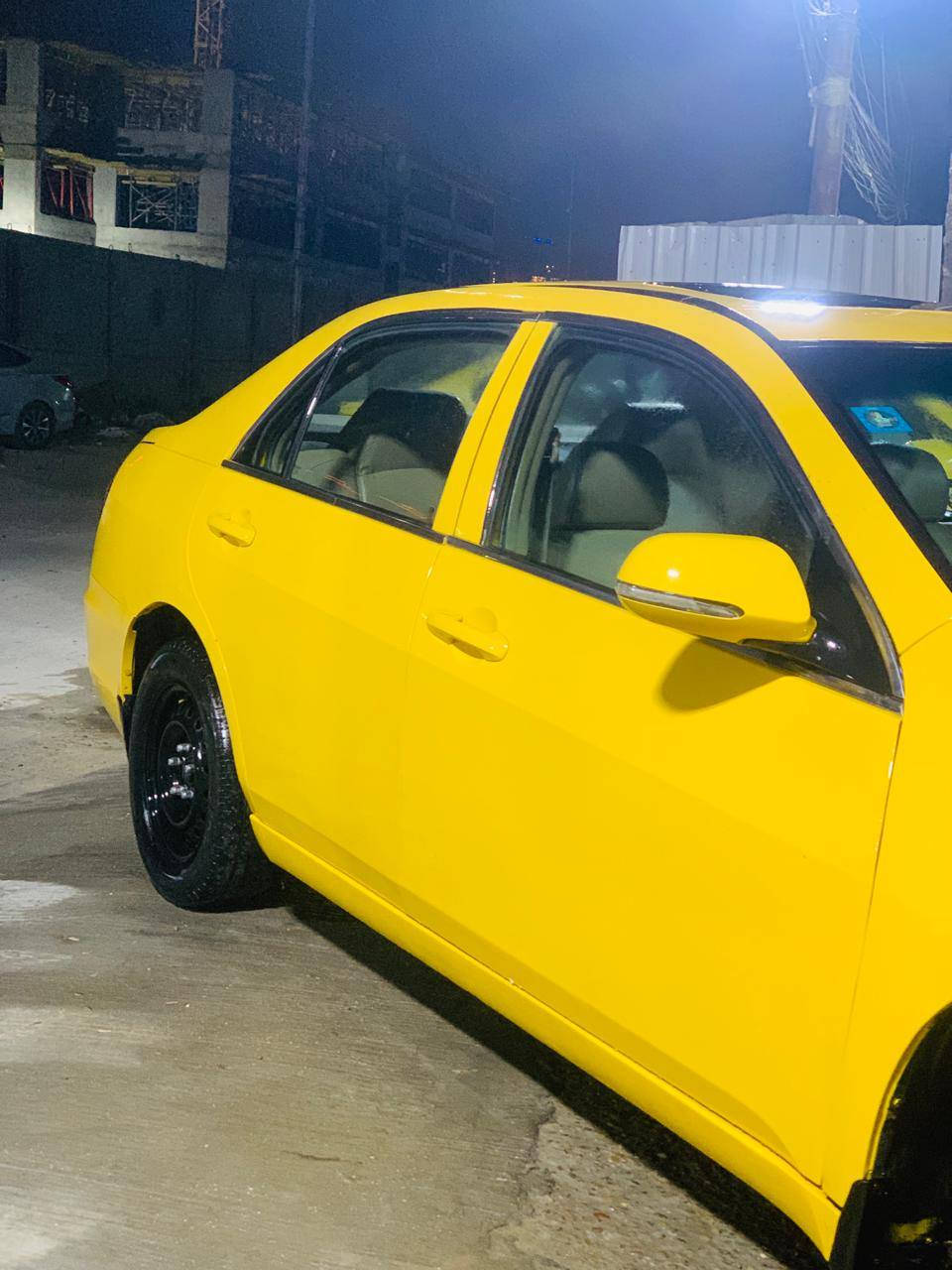 سياره بي وايدي f6 البيع سياره كامله جاهزه خير من الله تبريد شغال بانوراما  حداديه كامله جاهزه رقم نكليزي بأسمي كير خير من الله مكينه بيه الاستيك ولف اولا مشغاله دخانه قليله بس  موديل ٢٠١١ سياره جاهزه سعرها ٥٠ بيه مجال بسيط مكان بغداد 
شراي هاذه رقمي ***********
