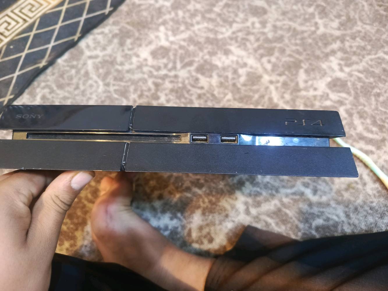 بلي 4فات للبيع وياه يده وحده وفيش مالته وقرص جيتي اي البلي نضام 13.2وقبله 9.0ما مهكر