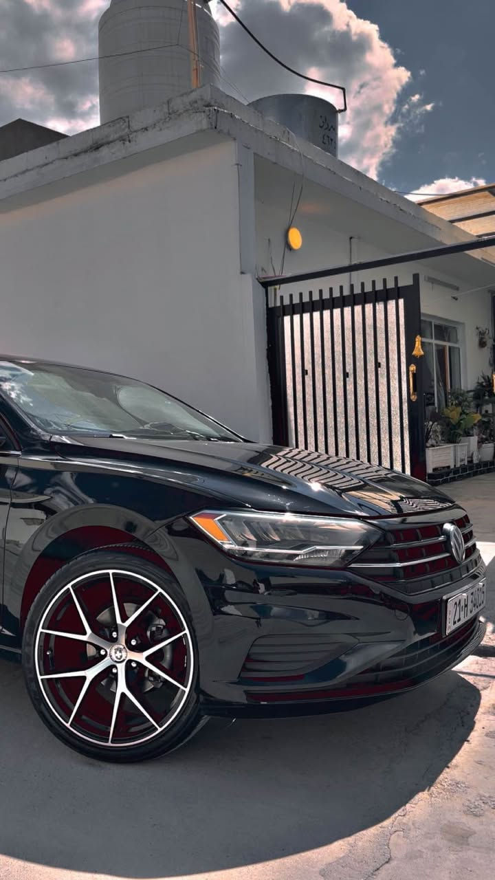 بۆ فرۆشتن- للبیع ✅
مۆديل: volkwagen jeeta 
ساڵی : 2021 
بزوێنەر: 1,4 turbo
خەسڵەت: کلین تایتڵ 
ماوەی ڕۆشتن : ٦٥،٠٠٠ میل
تێبینی : قۆپێکی هەیە لای سەکن
نرخی: 17,400$ 
ژمارە موبایل: ***********
فولكس واجن جيتا 2021 (Volkswagen Jetta)
الموديل: 2021
المحرك: 1.4 تيربو (1.4 Turbo)
تقرير السيارة: كلين تايتل (Clean Title - بدون حادث)
المسافة المقطوعة: 65,000 ميل
الملاحظات: توجد طعجة بسيطة جهة الراكب (السكن).
السعر: 17,400 دولار (174 ورقة)
رقم الهاتف: *********** أربيل, العراق
