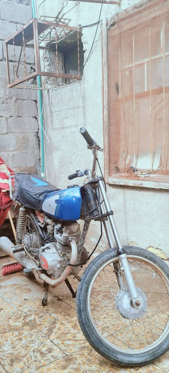 دراجه ايراني للبيع بيهه بس رقم شاصي شغاله كلشي مابيهه دك هندر وطلع اريدهه 175
مستعجل عله بيعتهه مكاني خمسه ميل الدوره مال السوك *********** هاذه رقمي
