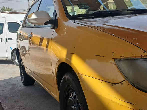 السلام عليكم اخوان سياره ليفان 620
سيارة خير من يم الله كير ومكينه كورلة نضيفة كير اوتوماتيك و تخم تاير جديد و باتري جديد سيارة بأسمي مصفرة هية
ارضيه دوشمه صدر خلفي امامي جديد وغراماتهه 
... السعر 40ورقة وبيهة مجال 
الاستفسار على الرقم فقط  ***********
