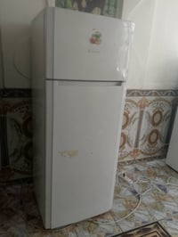 ثلاجه • ٢٨قدم • نضافة