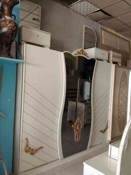 غرفه نوم ملكي صبغ حراري ماركه اطلس بسعر مناسب شد ونقل مجانا داخل اربيل *********** 
***********
