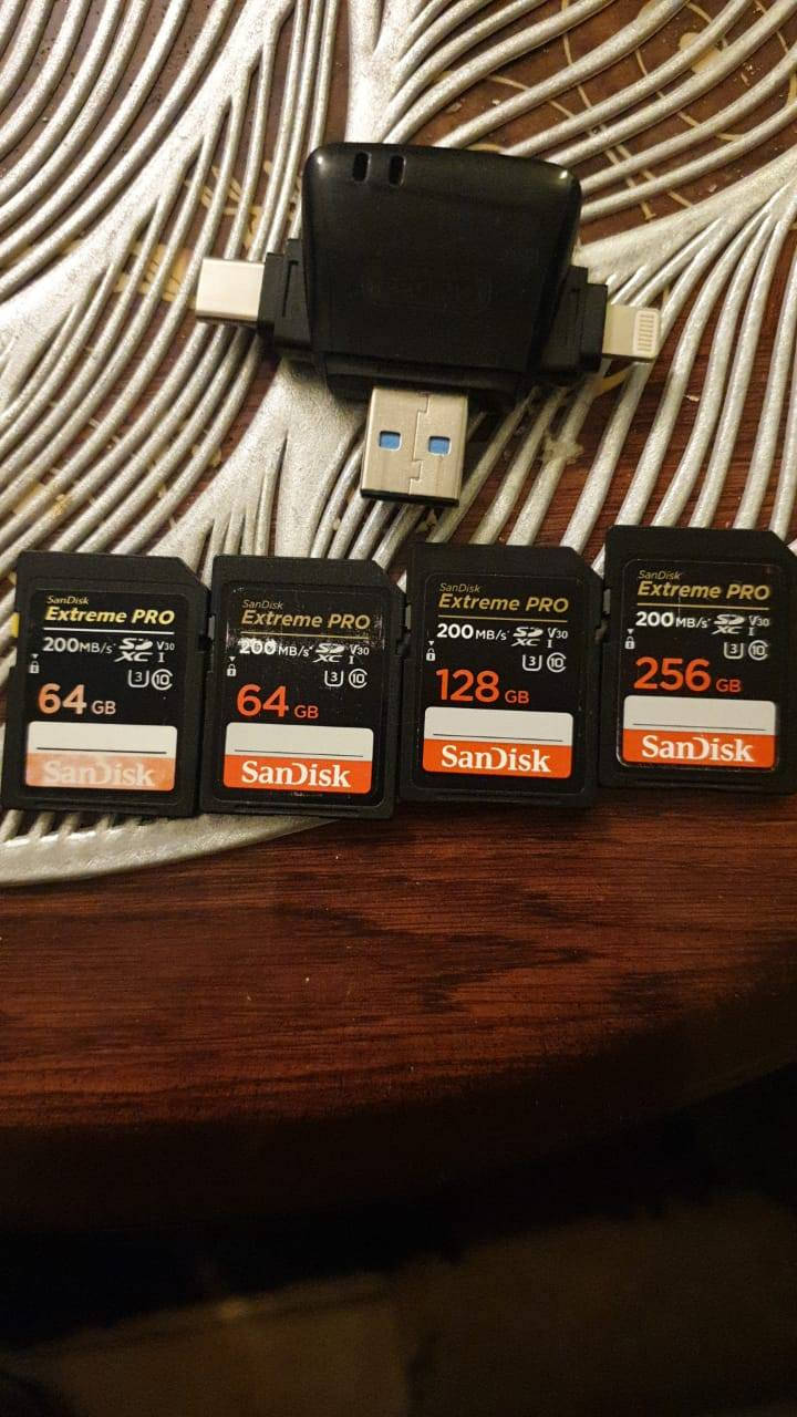 السلام عليكم غراض تصوير للبيع وكلها اخت الجديدة مع كل حاجة كارتونه مالتها
رونن RS3 كومبو مع حاملة يد اضافي ما عدى الي وياه كل ماطوراته شغاله 100% السعر 800 الف 
مونيتر كامره ماركة معروفة قطعتين سعر الوحده 75 الف واذا اثنين 125 الف 
كامره كانون D800 لمس مع كرب بطاريات 🔋 2 شاحنه 2 عدسة 2 وحده 50m والثانية الأصلية مالتها 18-55 السعر 400 الف
إضافة مستمره عدد 2 ابيع سوى 400 الف استعمال مرة وحده
ستاند اضائه عدد 2 سعر الواحد 30 الف
ستاند كامره عدد 3  سعر الواحد من 50 الف الى 30 الف 
رامات كامره سان دسك الأصلي  سرعه 200  الكل تعرفه V30
256 السعر 80 الف
128 السعر 50 الف
64 السعر 25 الف
رام صغير 
128 السعر 60 الف
32  السعر 25 الف
كارد ريدر 15 الف
كيبلات HD السوني a7iii و a7iv السعر الواحد 10 الاف 
اضائة محموله اصلي مو تقليد السعر 80 الف 
بطاريات اضائة عدد 5 سعر الواحد 20 الف
قبظة ستاند جديده استعمال 3 مرات 40 الف
قطعة مال ريلز السعر 20 الف
حامل تلفوني مغناطيس لتصوير كواليس 20 الف
اضائة كامرة السعر 40 الف
نيك مايك شركة معروفة مو امزون 
m2 استعمال مرة وحده السعر 125
m1 سعر الواحد 75 الف وبيها واحد سحاب الجنطة خربان
شاحنه بطارية سوني 4 ام البطاريات 2 سعر 40 الف 
تم البطارية الوحده 25 الف
بطاريات سوني 4 عدد 2 وحده تجاري تكدر تشحنها من نفس البطارية والثانية اصلية سعر التجارية 25 الف والاصلية 60 الف 
مكاني بغداد حي الجهاد 
***********
