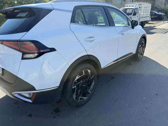 🚘 للبيع | كيا سبورتج 2023 – خليجي دولية 
📍 بغداد / الكرخ
📄 رقم جديد ألماني – هزة جديدة – السنوية باسمي

✨ مواصفات مميزة:
 • 🚦 حساسات أمامية وخلفية
 • 📸 كاميرا خلفية
 • 🔥 تشغيل عن بُعد + بصمة
 • ⚙️ دبل + شفتات
 • 📡 سونار (ظاهر بالصور)
 • 🎀 تغليف داخلي كامل (كشنات + أرضية)
 • 🛡️ السيارة مغلفة حالياً
 • 🛠️ صيانة شركة – دهن أصلي
 • ⛽ بنزين محسن فقط
 • 🎨 صبغ فقط دعامية أمامية (موضح بالصور)، البدي بخلاف ذلك خالي من الصبغ

💯 سيارة ماشية 28… نظيفة ومرتبة ولا تعاني من أي مشكلة والحمد لله

💵 السعر: 203 ورقات 
📞 ***********
