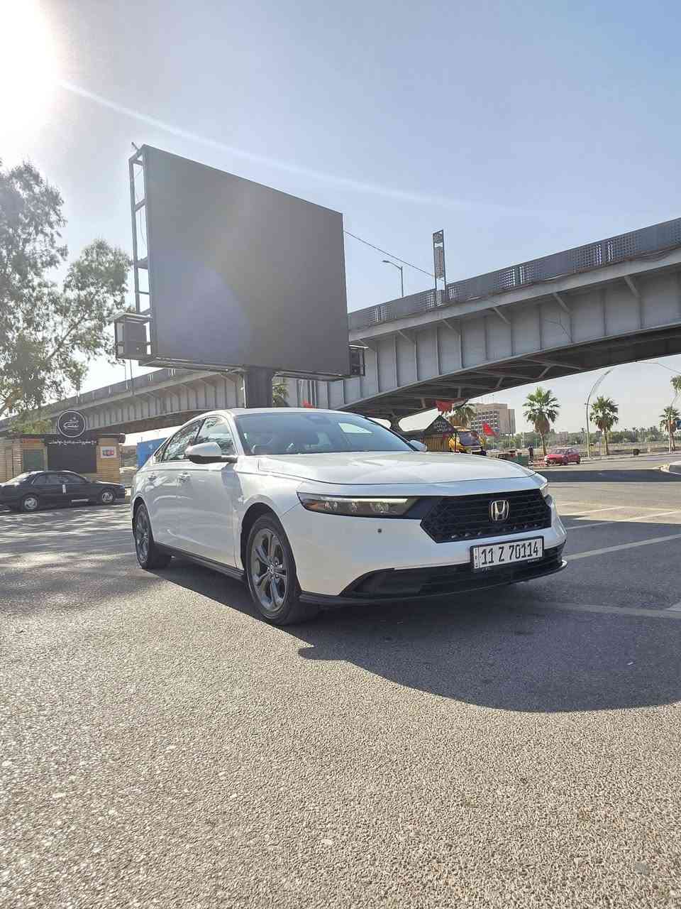 السلام عليكم  
هواندا اكورد 
Honda Accord Hybrid 2024 EXL
موديل :- 2024
لون :- ابيض
قوة المحرك :- 2.0 Hybrid
عداد المسافات :-23000 mil. قابل للزيادة 
فئه السيارة : - EXL
عدد المقاعد :- 5 مقاعد 
بصمه عدد 1
❗️الضرر : سرقه الجامرلغات الاماميه والدعاميه وبيها شرر بالبنيد 
♦️ شاشة نفكيشن 
♦️ تحكم مسجل 
♦️ تحكم سرعة 
♦️ بصمة تشغيل 
♦️ دخول ذكي
♦️ لايت زنون 
♦️رادار امامي نقص 
♦️ رادار تحديد مسار 
♦️ كامرا خلفية 
♦️ فتحة سقف 
♦️ هاند بريك بصمة 
♦️ درايف مود 
♦️ مثبت سرعة 
♦️ حساس مسافة امان 
♦️ اوامر صوتية 
♦️ مقاعد كهربائية 
♦️ مقاعد جلد  
♦️ تدفئه مقاعد 
♦️ رادار خلفي
♦️نظام النقطة 
السياره بأسمي تحويل ثاني يوم
للاستفسار  على رقم *********** و على الخاص
