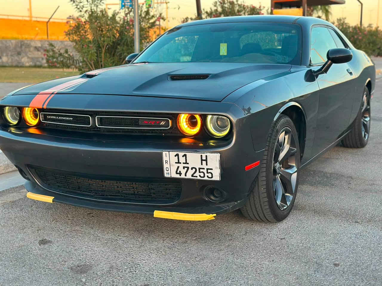 سلام عليكم
جالنجر SXT 
2018
لون رصاصي
مكينه 3.600
سنويه جديد
بغداد مشروع وطني
كير مكينه تبريد تدفئه صدر امامي خلفي كله مكفول 
مواصفات ال sxt  
 شاشة Uconnect 7 أو 8.4 إنش مع Apple CarPlay و Android Auto.
•  كاميرا رؤية خلفية.
•  مقاعد أمامية كهربائية (سائق) مع دعم أسفل الظهر.
•  تكييف أوتوماتيكي dual-zone.
•  نظام صوتي مع 6 سماعات + SiriusXM.
•  دخول بدون مفتاح + تشغيل بضغطة زر.
•  تحكم cruise + عجلة قيادة متعددة الوظائف.
•  أنظمة أمان: ABS، ESC، وسائد هوائية متعددة، حساسات ضغط الإطارات.
•  مصابيح هالوجين أوتوماتيكية + LED brake lights.
حادثهه صبغ تصليح شخوط باب السايق و الجاملغ الخلفي من اجتي للعراق بالتحميل و التفريغ بالميناء
دواخل السياره شاصي تكم دوسات بدنه كله مكفول وبيهه سونار موجود ايرباك كلة سليم
السياره كامله مكمله اي نقص مابيهه 
زنون امريكي اصلي 
ماشية ١٤٣ الف ميل
السعر١٤٠ ورقة وبيهه مجال حك الجيه وخادم 
مكانهه الانبار - الفلوجة
***********

مكلف للنشر
