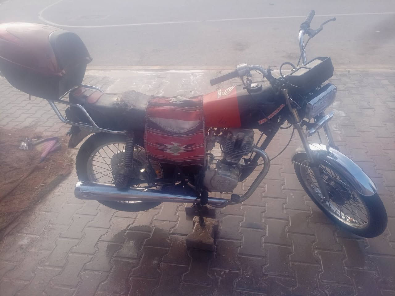 سلام عليكم مرخصد مدير الكروب دراجه اربعه كير كامله كله شقاله شلعه حلوه مكاني صويره بدون وراق مكفوله من سرقه وراقه بسمي وضاعن بكفالتي من سرقه رايده 250 مامتواجد عالفيس  قله ***********
