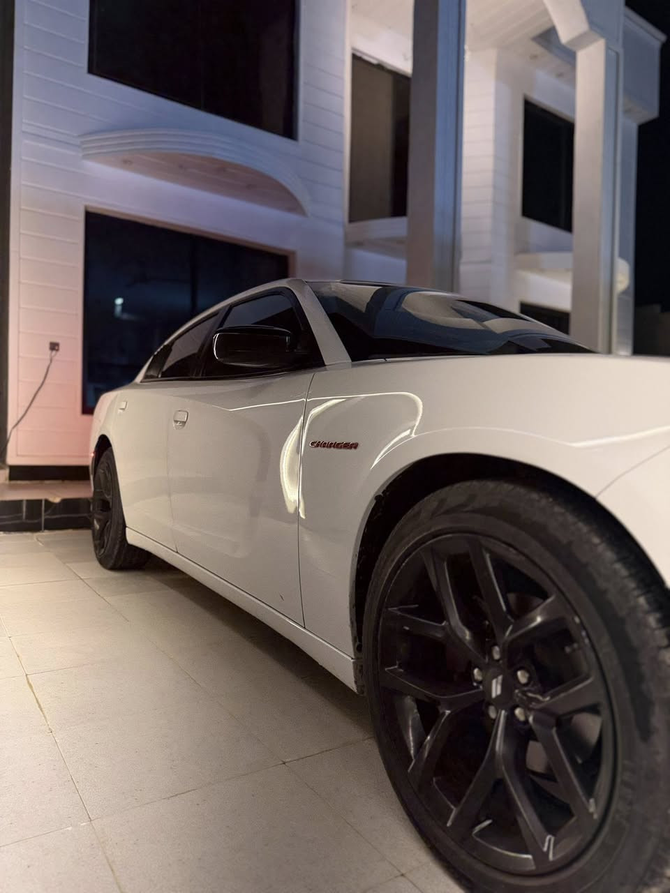 2019 بدون صبغ
ماشيه 86 km جديدة 
ترايها زيرو مواصفات 
فتحه بصمه تشغيل 
عن بعد حساست 
محرك 3600 
داخل احمر واسود 
صدر جديد 
تبريد ثلج 
گير محرك مكفول 
للاستفسار ***********
