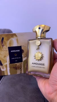 مجموعة عطور • للبيع • توصيل