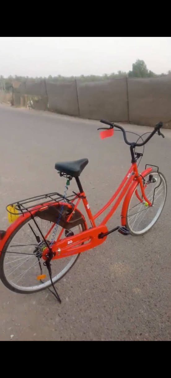 للبيع بايسكل بي دي حجم،26 احمر الون موديل 22 بايسكل نضافه فول وتجي بعينك وشوفه غراضه كلهن موجودات حتى مال الشركه بي طكات قليله والسعر 160 وبيه مجال وشراي بخدمته مكاني ناصريه ناحيه الفظليه للتواصل واتساب ورصيد ***********
