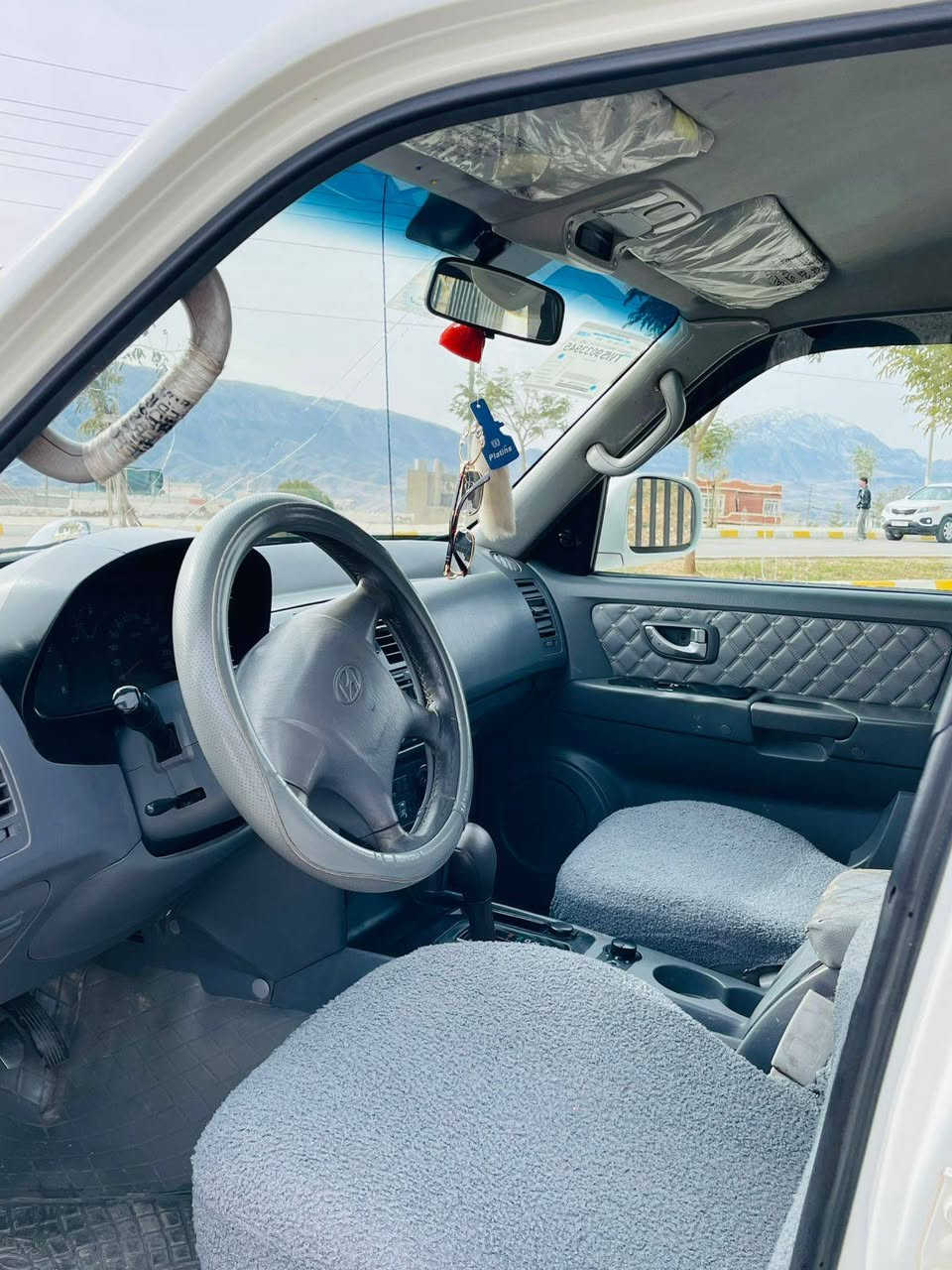 هیۆندای تریکان 2003 ئاڕمی پلاستیک هەولێر 
 بە شەرتی ئاڕم و ئەوەلیات
بەیانی بیکە بە ناوی خۆتەوە
مەکینەی ڤیڤیتی ٣٠٠٠ لەسەرە گێڕ ئۆتۆ ماتیک
٢ بست ساردی هەیە
تەبرید ساردی و گەرمی بە شەرت هەمو گیانی مەزبوتە
پێرێ ڕۆنی گۆڕاوە و مەسروفی هیچ تیا نیە
بێ تەقەو ڕەقە بە شەرتی هەمو شتێک
٣٠٠ هەزاری حەقیقی ڕۆشتوە
لە دەربەندیخانم

سعر: لە کۆمێنت داوای بکە ڕاستەوخۆ بۆت دێت 🤖 

گێر و مەکینەی بەشەرت 
هیچ کێشەیەکی تێدا نییە 

ژمارەی خاوەنەکەی 
***********
