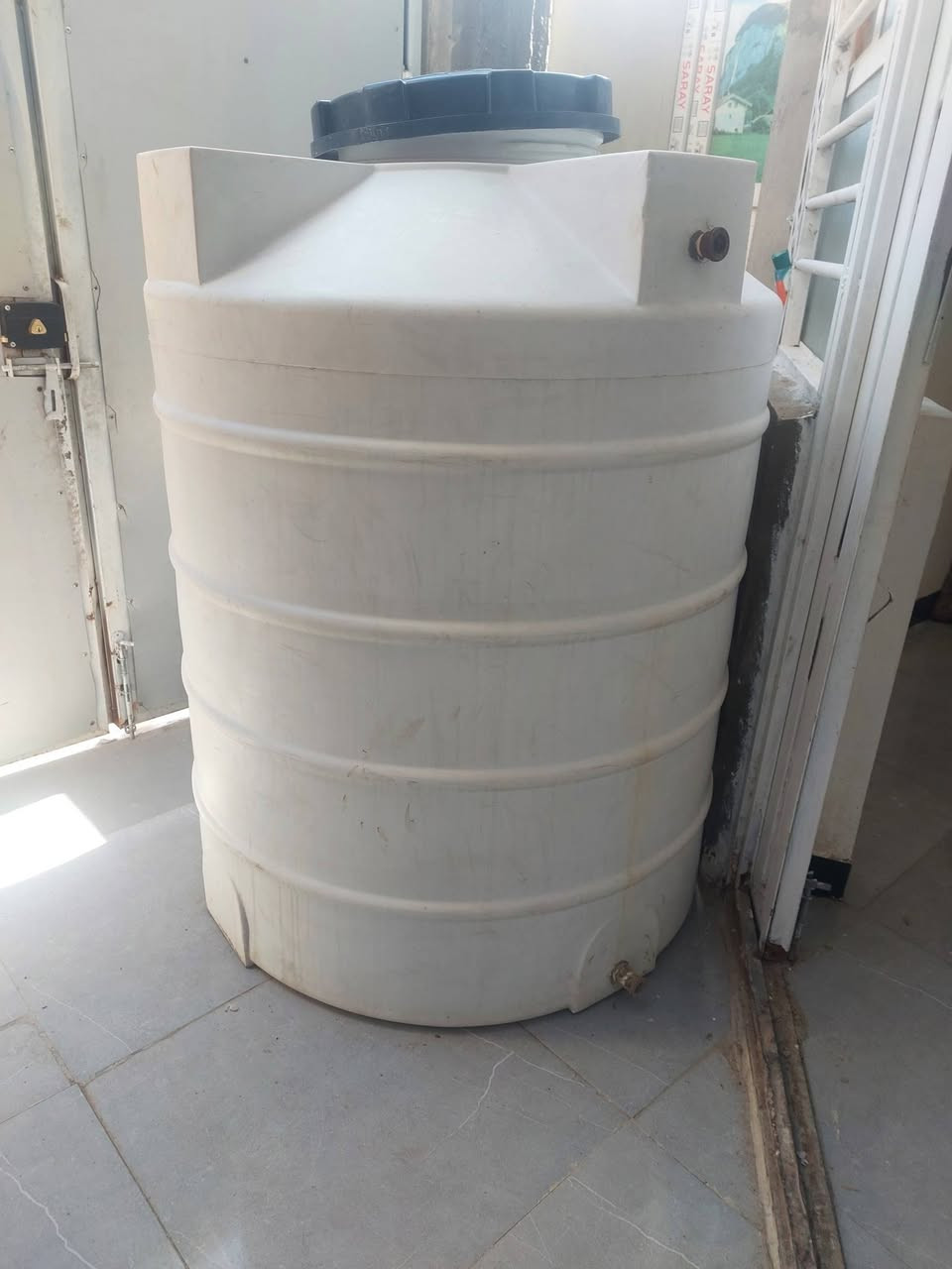 عندي خازن صار شهر اشتريته ١٢٥ وانتقلت البيت ثاني بيه خزان اريده ٩٠ مكاني كوفه حي ميسان


**إذا كنت صاحب هذا الإعلان وتريد حذفه لأي سبب، رجاءا أرسل رسالة إلى الدعم الفني**