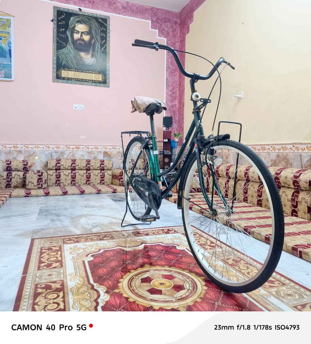 السلام عليكم ورحمة الله وبركاتو  بايسكل بناتي حجم 26 لون اسود ⚫ب خضر 🟢البيع السعر 140 بي مجال هواي  منطقت ال بعضم عمود 17التواصل الرقم واتساب رقم1..***********  رقم 2 ..***********
