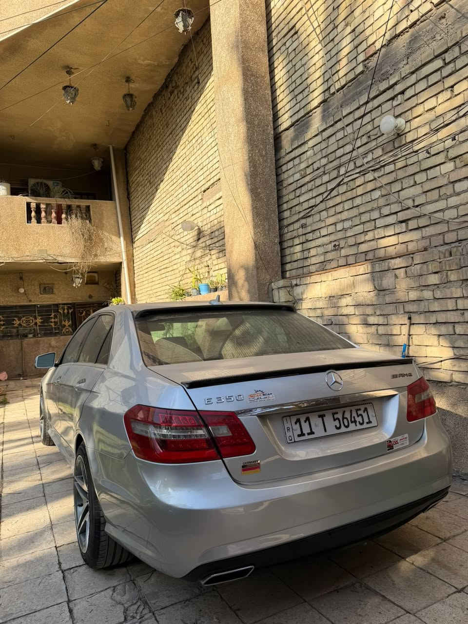 للبيع مارسدس E350 موديل 2011 وارد امريكي حادثها جاملغ وبنيد بدون شواصي الباقي مكفول ماشيه 110 حقيقي فول مواصفات جاهزه كير مكينه صدر خلفي امامي جديد مابيها اي نقص خير من الله رقم بغداد انكليزي بسمنه تحويل ثاني يوم السعر 160 مكانها بغداد الشعب للستفسار ***********
