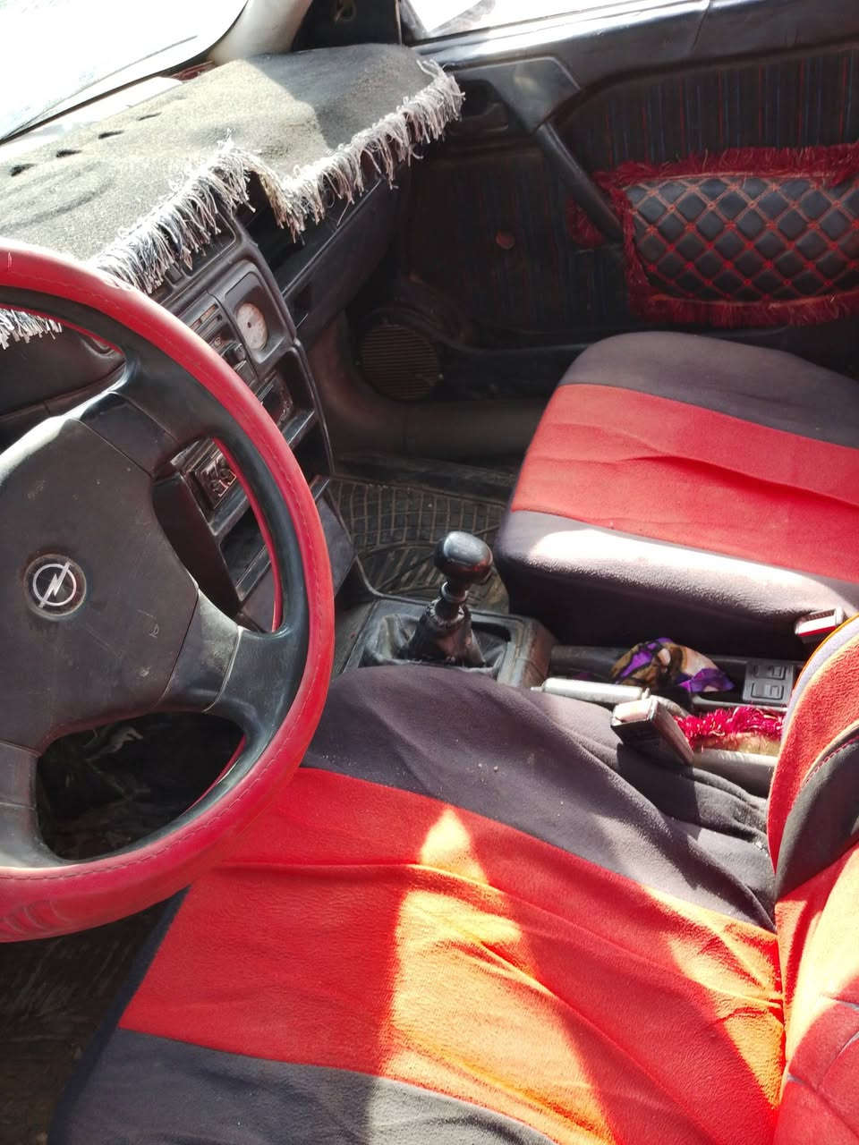 فكترا موديل 91 حجم 20
فحص نينوى اخضر سنويه خضرا 
تحويل من الشرعي 
محرك بداية صرف 
كير شرط 
صبغ مكانات انطيها عام 
السياره شغاله ونشيطه
السعر 17
مكان السياره ناحية ربيعه 
***********
***********
مو شراي لاتتصل رجاءً
