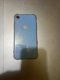 هاتف ايفون xr الذاكرة 64  بي فطر بلجامة الخلفية ما مثرة على الجهاز  ال...
