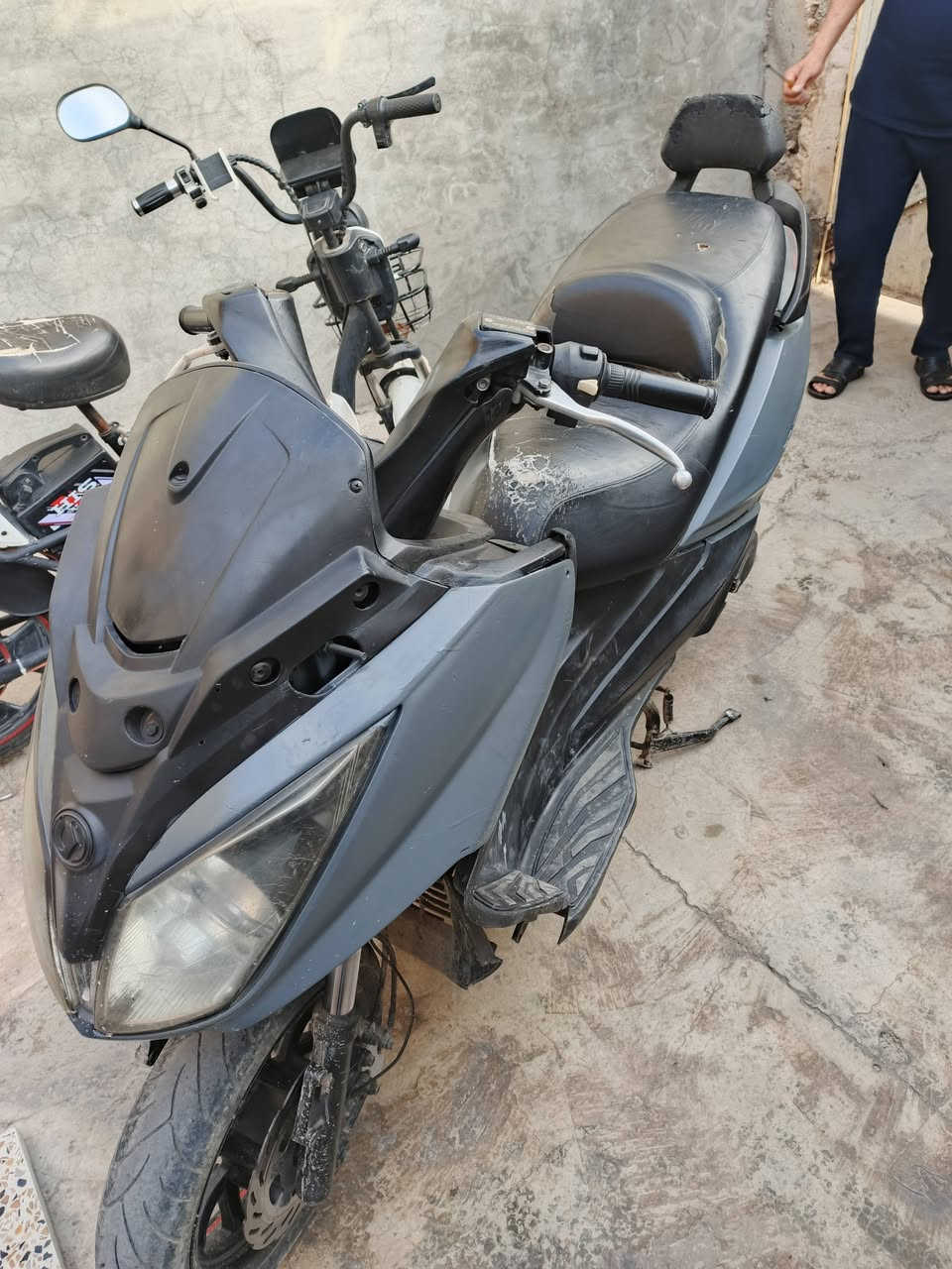 سلام عليكم مطوري للبيع سعر 2000عنوان كركوك حي وحدة مابي عيب وبي مجال ***********
