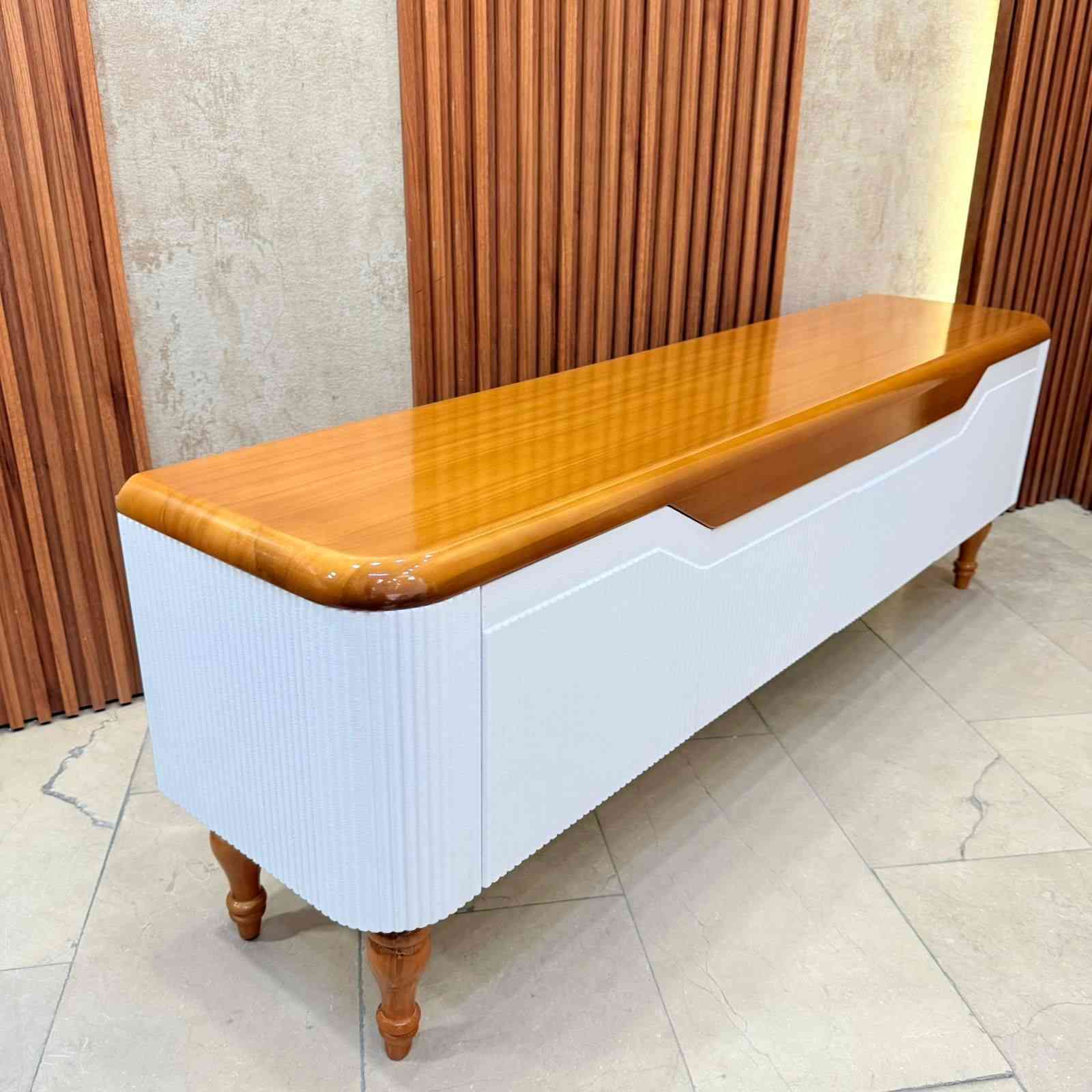 ميز بلازما إنارة..وبدون إنارة 
ميز طعام رخام طبقتين قاعدة حديد 
ميز مرايا
مرايا أحجام كبيرة
كراسي عظم عاج الاصلي فقط
***********ابو مجتبى البنداوي 
حي النصر الأولى
