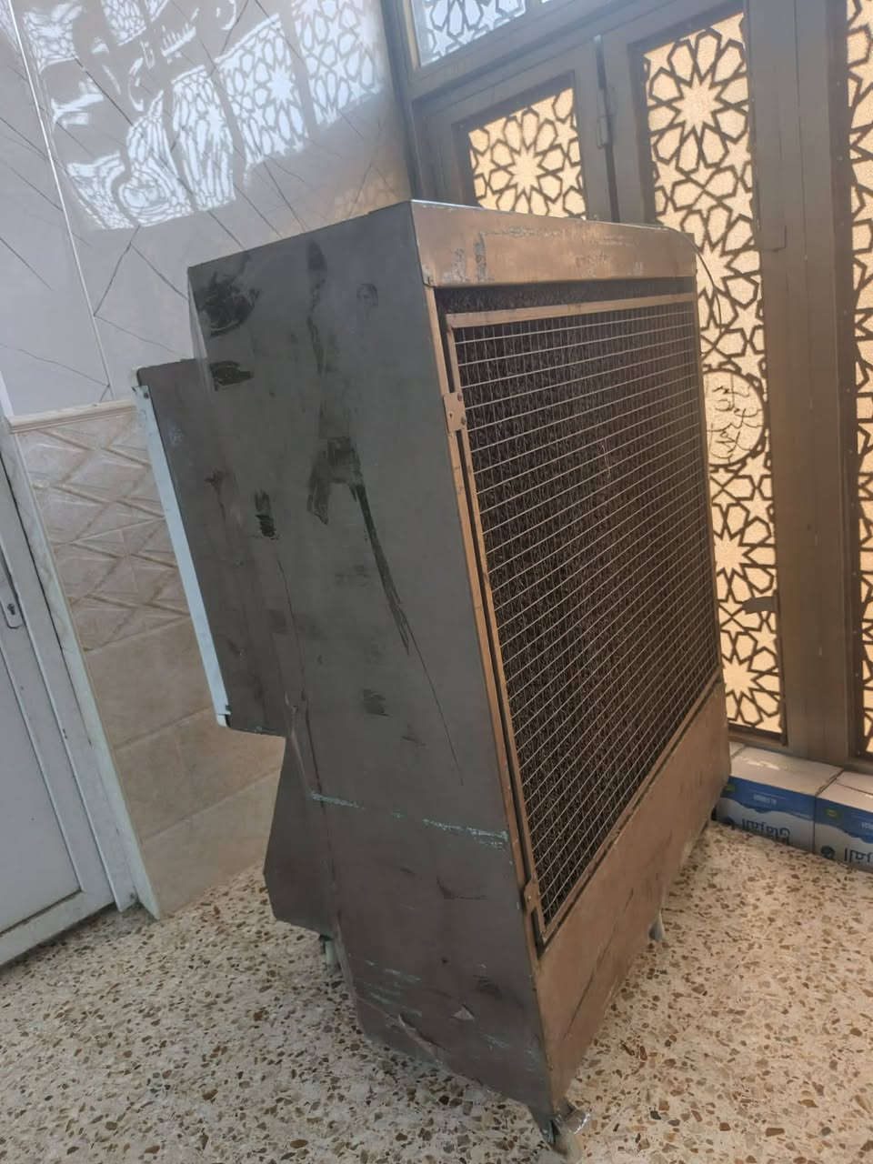 السلام عليكم اخوان عندي مبردات للبيع نظيفات استعمال قليل جدا وعلى فحص السعر ٣٥٠ الف الوحده مكاني بابل حله *********** واتساب
