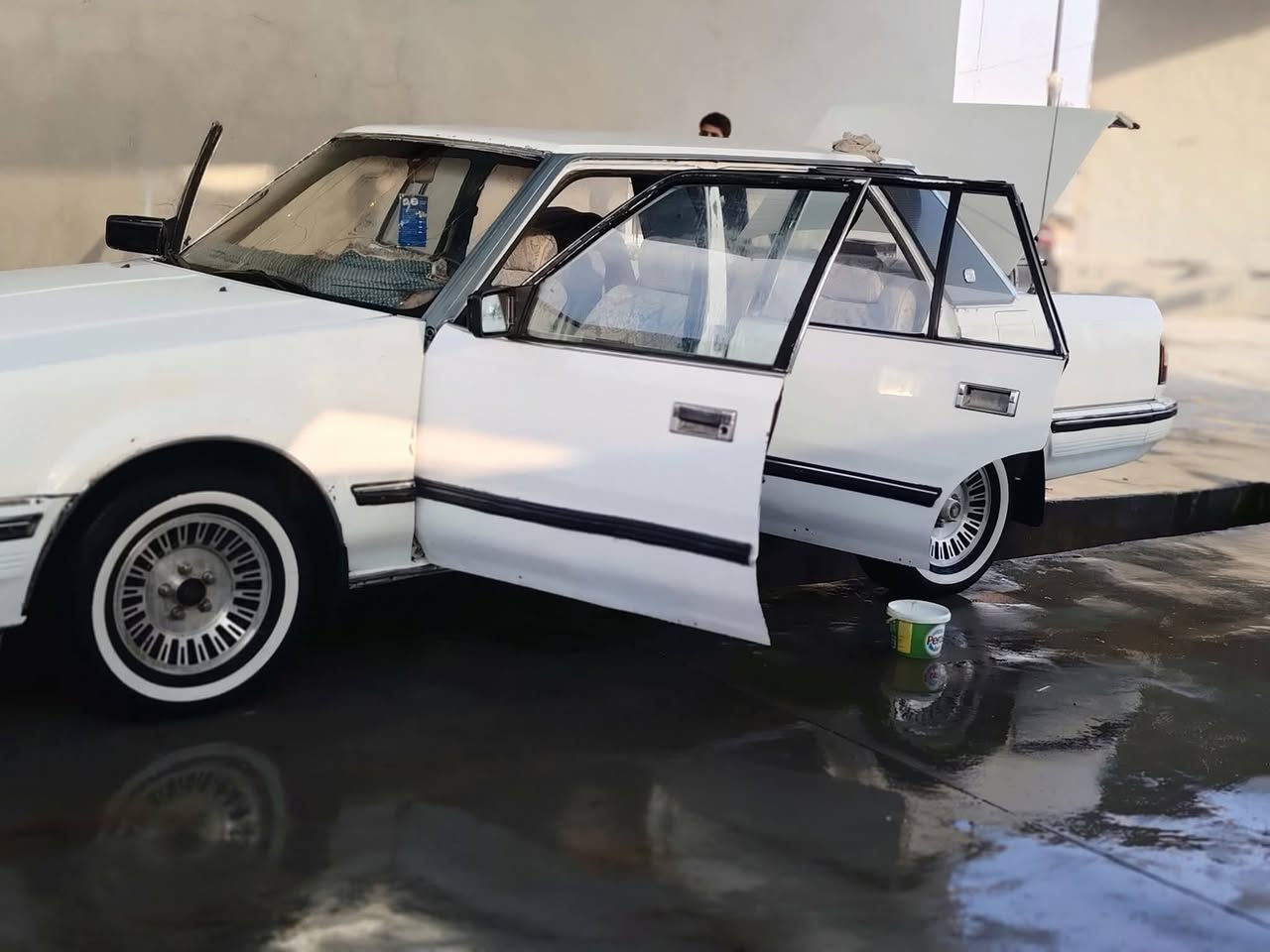 السلام عليكم سوبر 86 رقم دولي كير ومحرك بطه جدد سياره بدون صبغ تواير جدد صدر جديد تدفئه تبريد كربائيات كلها شغاله الاستفسار الاتصال على الرقم ***********
