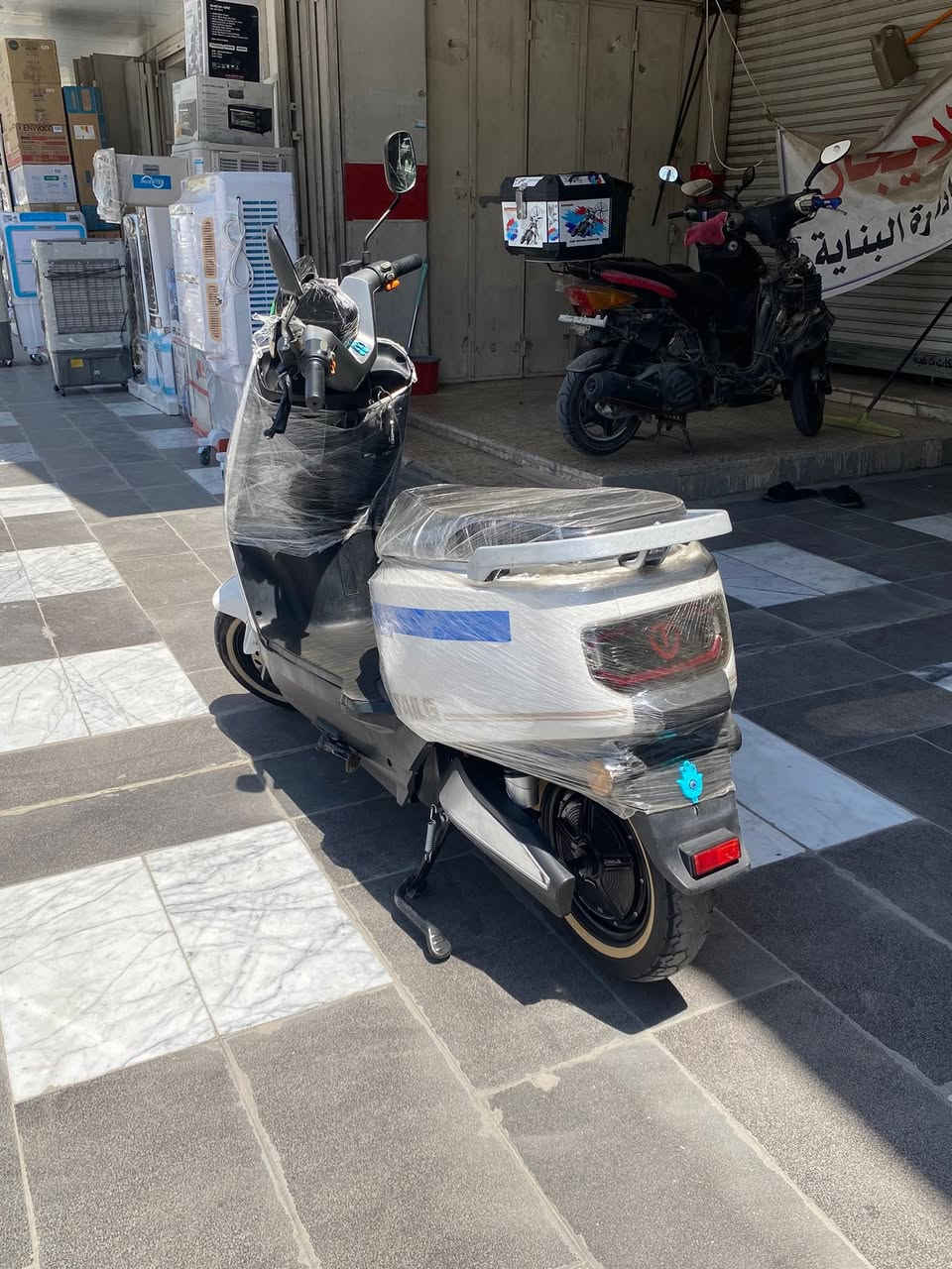 السلام عليكم ورحمه الله وبركاته دراجه شحن الريان تيسلا2c 35  فول مواصفات ماشيه 4780
لايت عالي ناصي  
دبل سويج 
اشاره يمنه يسرا
3,كير
مثبت سرعه 
شاشه  فول مواصفات 
أبيعه ويه الغراض مال جمبزه بيه بوش عنجه الماني سعر 780 الف بيه مجال  مكاني بغداد بلديات رقم الهادتف ***********
