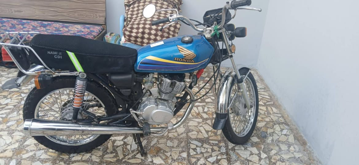 السلام عليكم دراجه نامه اصولي لبيع مدفوع الكمرك وجاهز تسجيلها يكلف 50 الف شاصي 13والمحرك والغراض 24 السعر 450وبيها مجال لشراي للستفسار  *********** المكان كوفه حي ميسان
