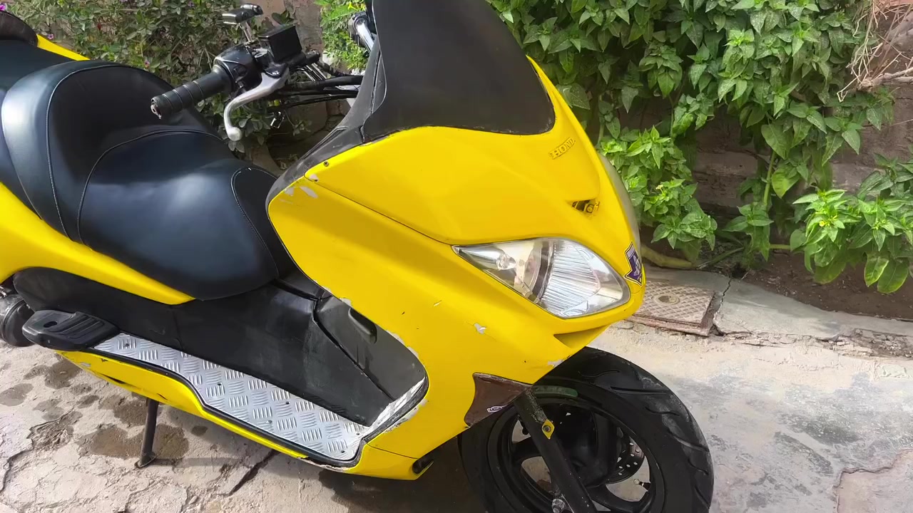 السلام عليكم اخواني هاي دراجه فورزه08 عميه شغاله مكينه مجفته من فتره بيهه بس نقص الصونده مال راديتر مثقوبه دتصعد الحماوه ما الحك أسويه كهربائيات كلشي شغال دراجه حلوه معدل 150 توصل دبلات تايرات كلشي حلو بريك امامي خلفي كيجات  كلشي شغال سعر 525 بيهه مجال للشراي مكان دوانيه جلبيه  رقم جهازي ***********
