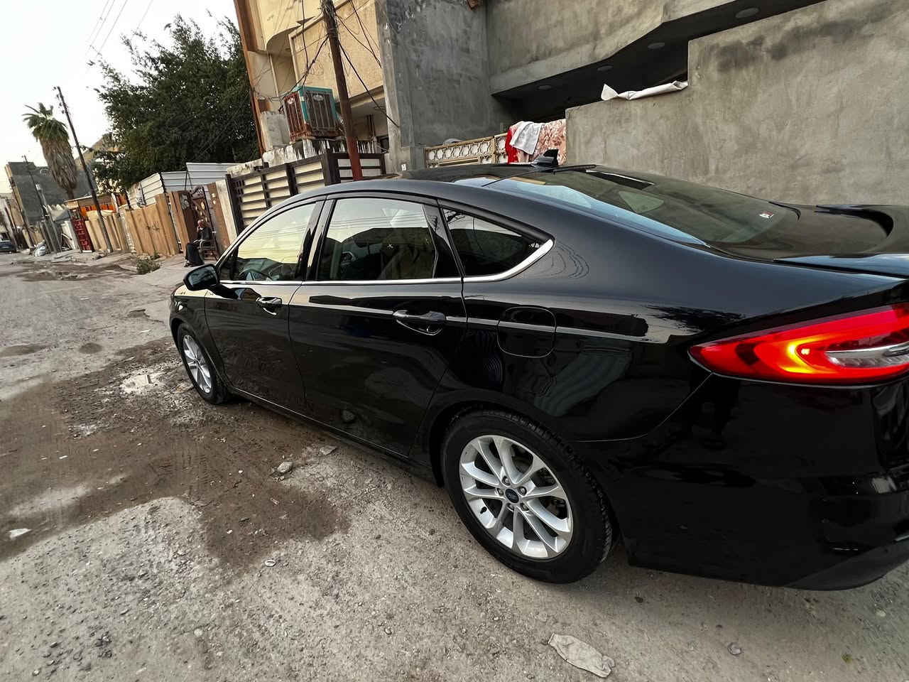 فورد فيوجن 2020 
مواصفات se 
مكاني شهداء البياع
السيارة بيها قطعتين كلير من امريكا 
الباب خلف السائق والجاملغ كلير بدون ظربة 
وبالعراق عكس السايق الخلفي نضربت بالعراق وعندي صورة الحادث نص الباب وراجع بارد ومصبوغ كامل 
السيارة بدون نواقص تبريد تايرات محرك ممفتوح 1500 تيربو ب اسمي السيارة واي استفسار رقمي ***********
سعرها 120$
