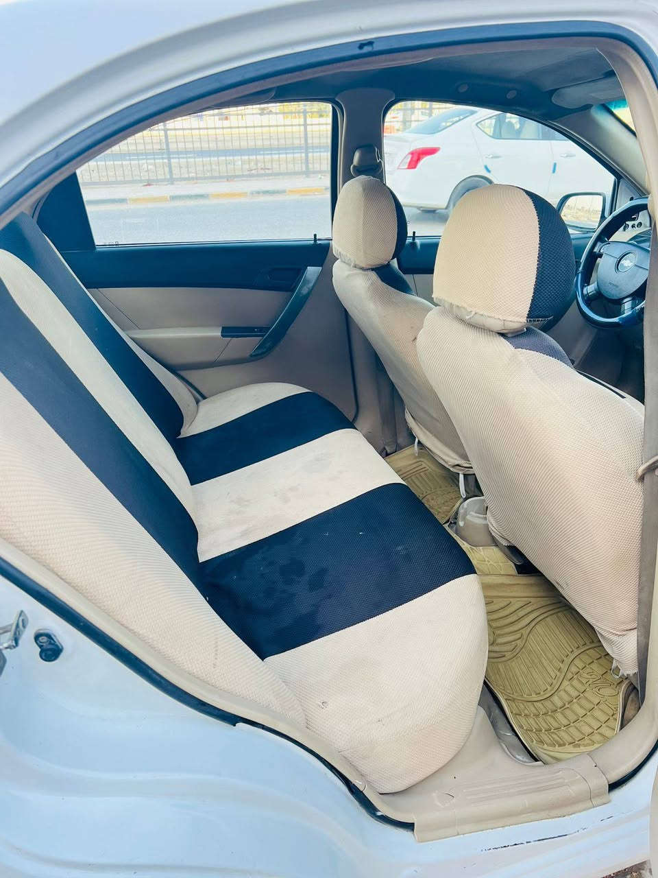 السلام عليكم افيو للبيع موديل 2011 خليجي السياره مفتوح  رقم ذي قار مشروع وطني راعيها يمي بنجف  السياره بيها صفحة العبري مكانات صبغ اثر دحجات فقط بدون ضربه مكفوله من الضربه مكينه جديده وكيرها زين وتجي وتشوف بعينك وتقتنع وبيك خير ودلل السعر 65 وبيها مجال ‏  ‪0786 687 2599‬‏
