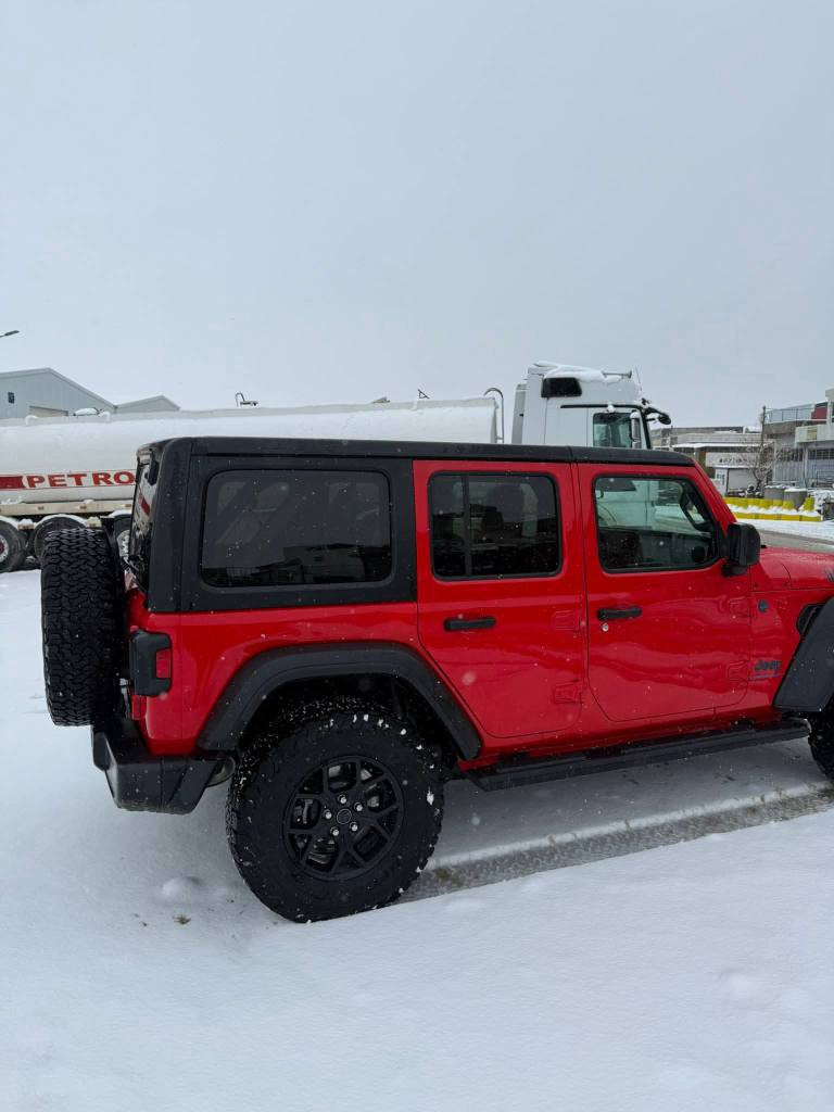 ‎السلام عليكم جيب رانكلر موديل2024 هايبرد ماشيه 16 mil
للبيع 

1.بصمه  
2.شحن خارجي 
3. شاشه 
4.لايتا‎ السليمانية, العراق


**إذا كنت صاحب هذا الإعلان وتريد حذفه لأي سبب، رجاءا أرسل رسالة إلى الدعم الفني**